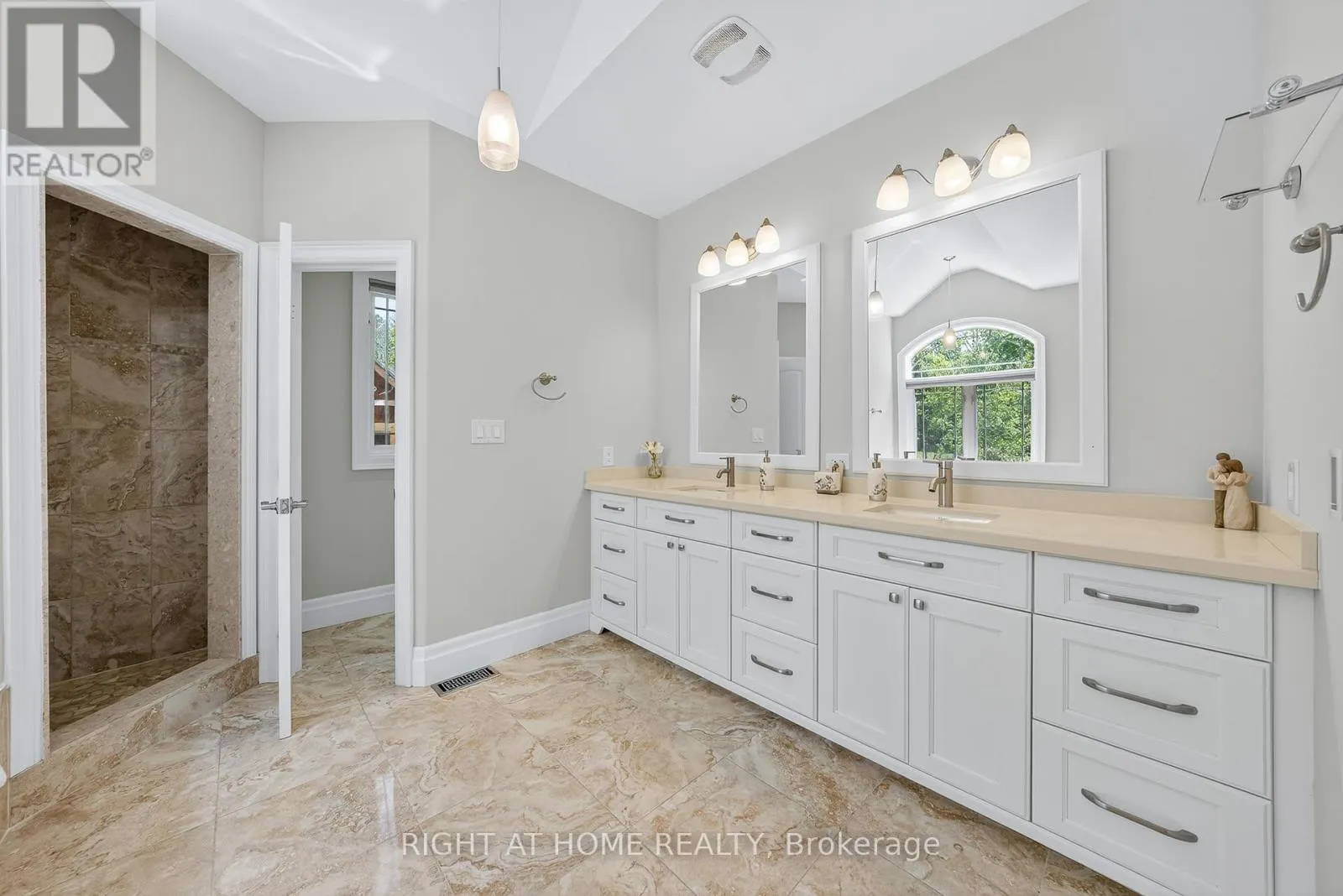 3500 CRESCENT HARBOUR ROAD
