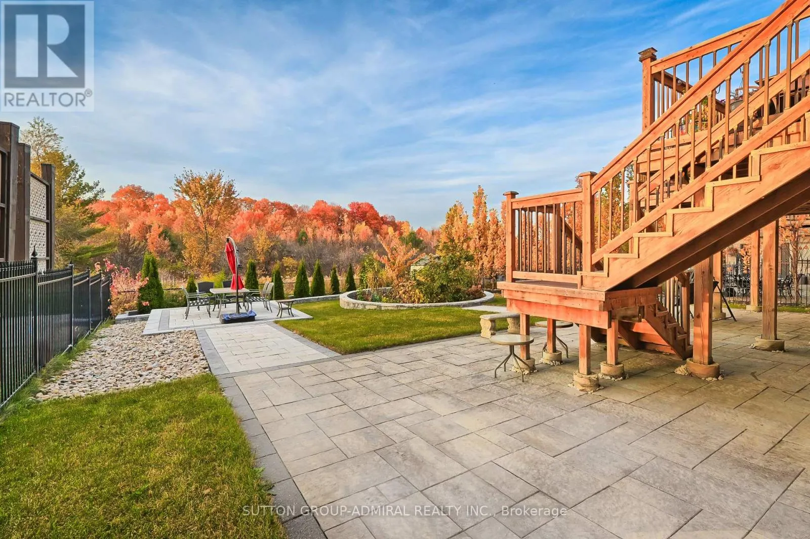10 BLUFF TRAIL