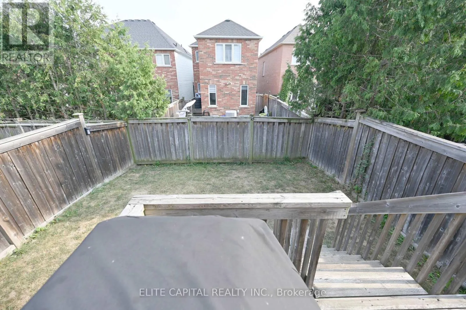 41 BRAHM COURT