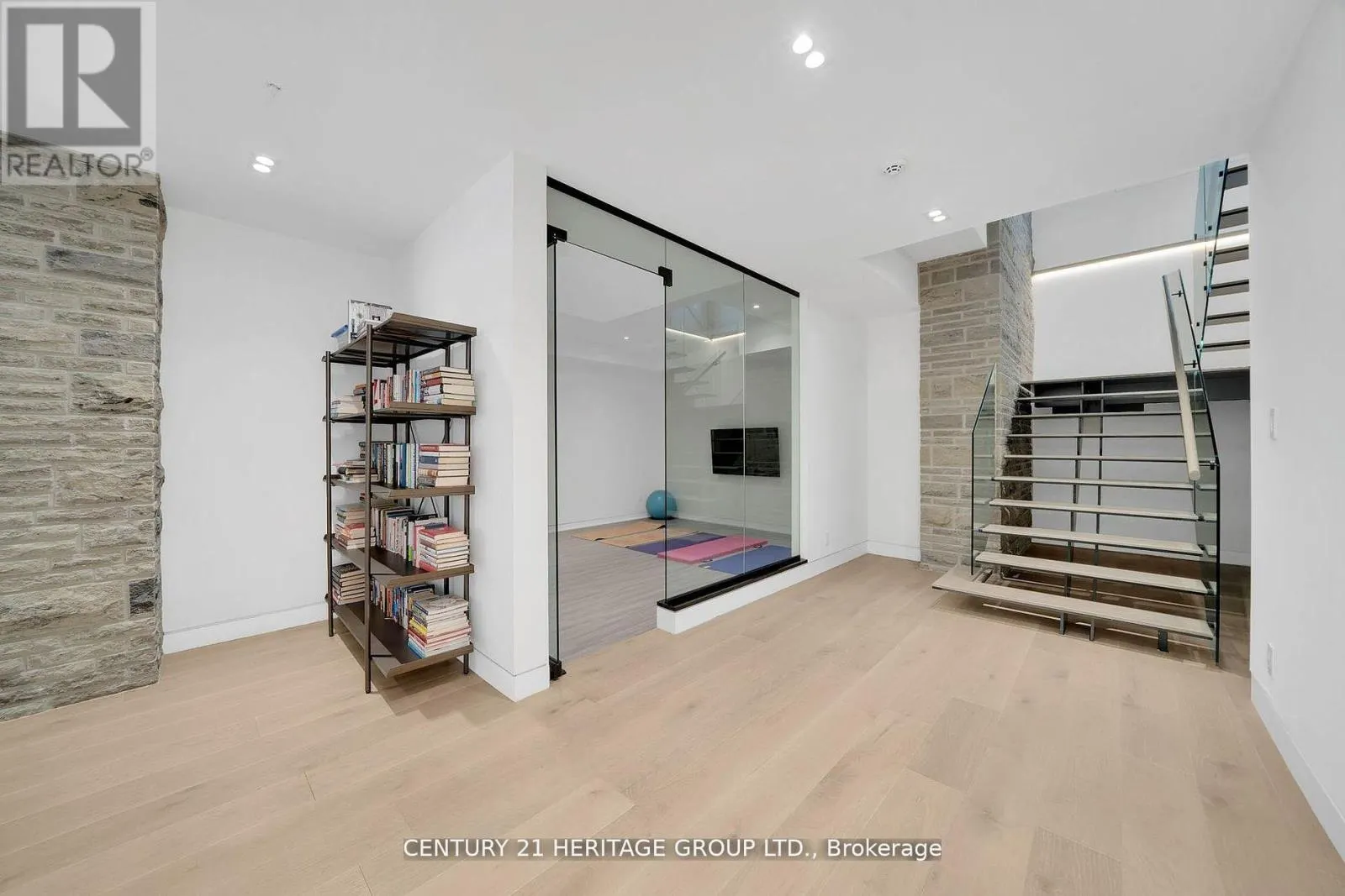 52 NORMAN DRIVE