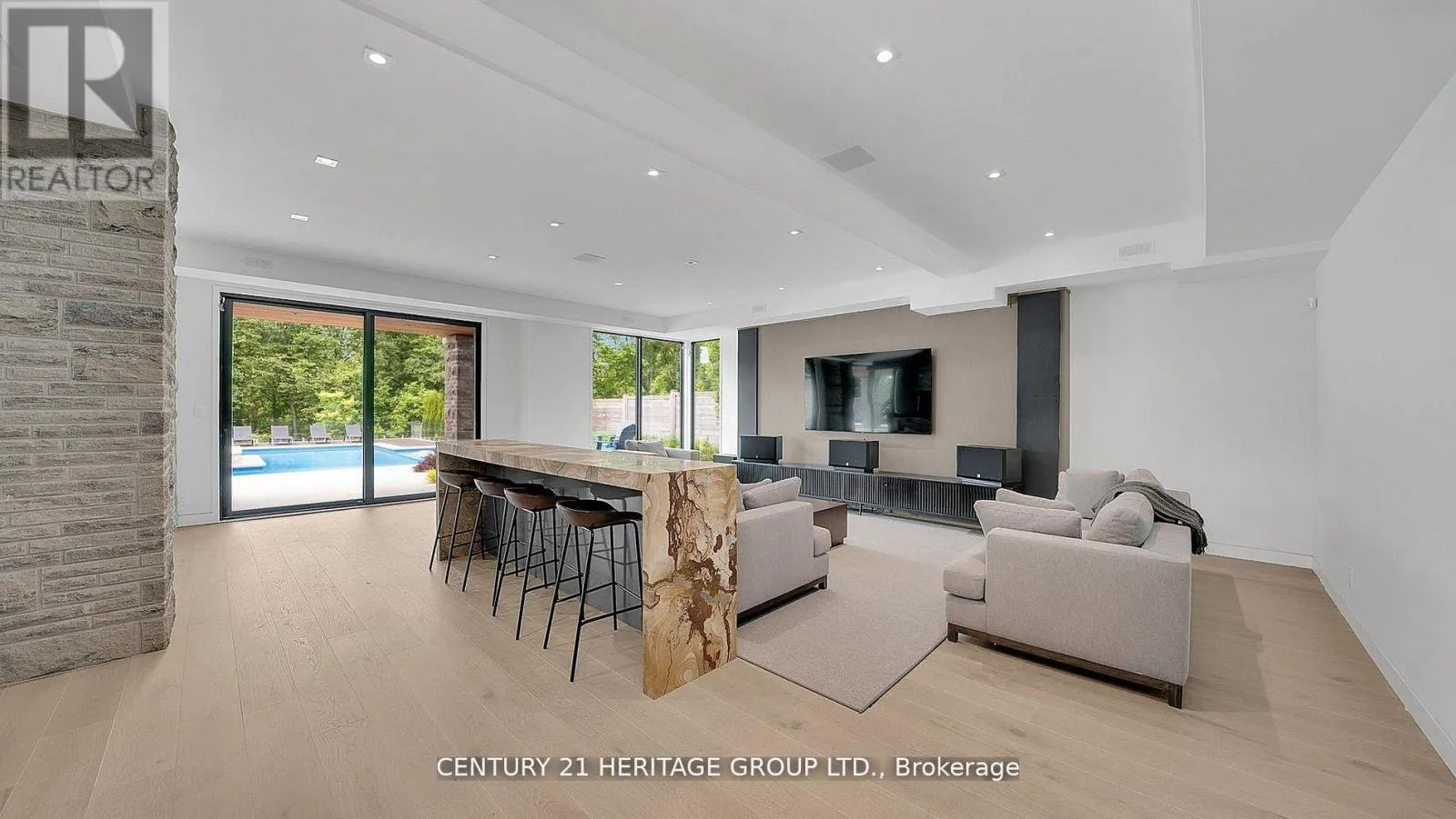 52 NORMAN DRIVE