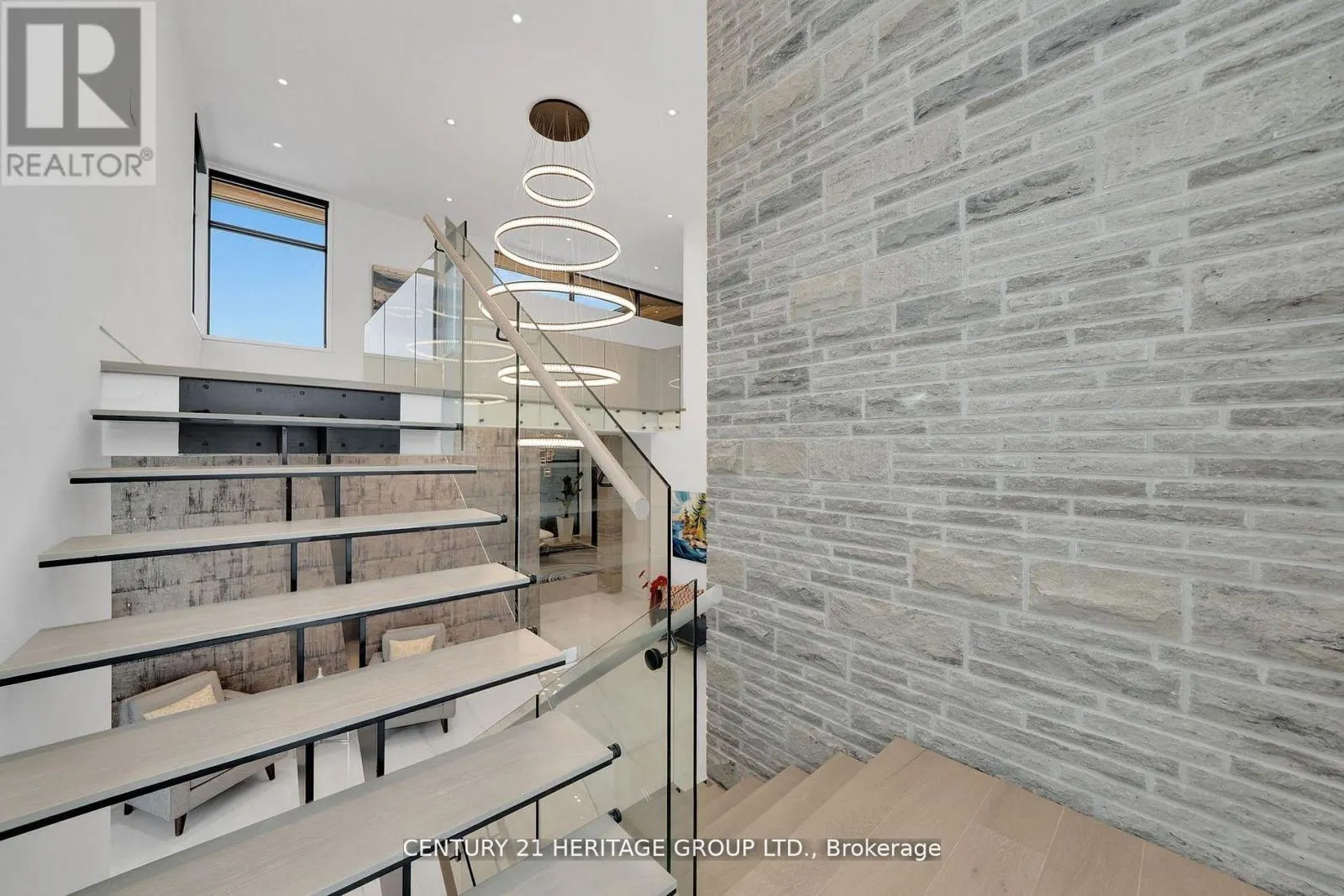 52 NORMAN DRIVE