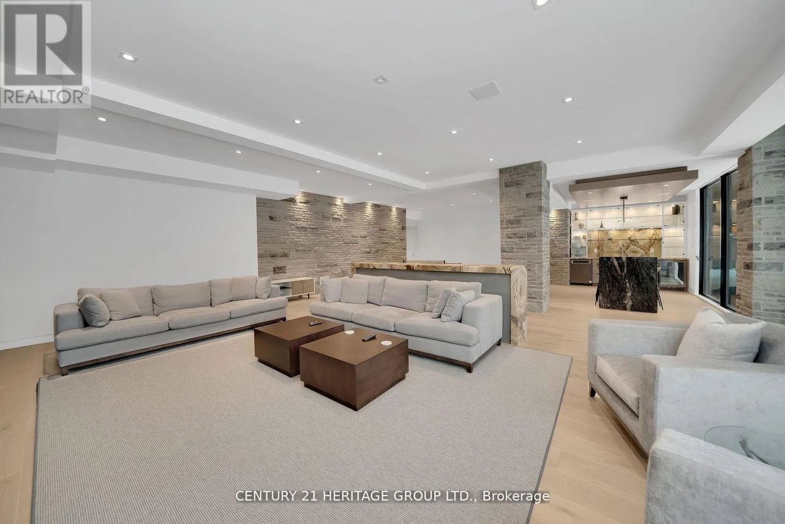 52 NORMAN DRIVE