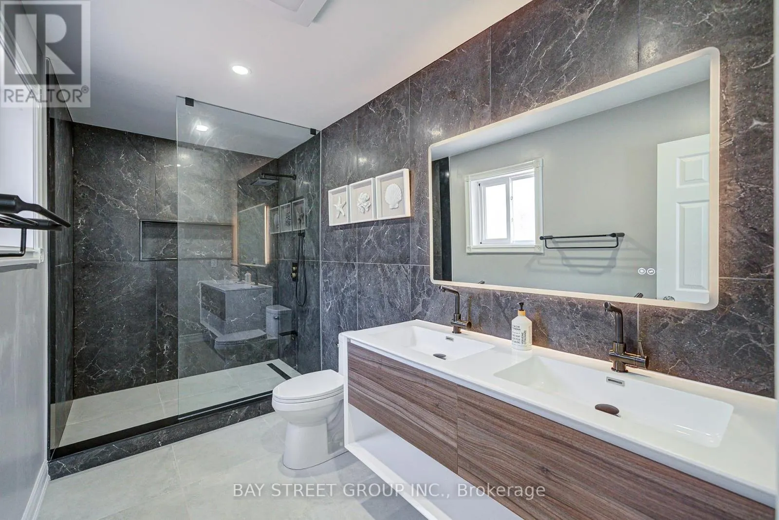 7 SAN MARKO PLACE
