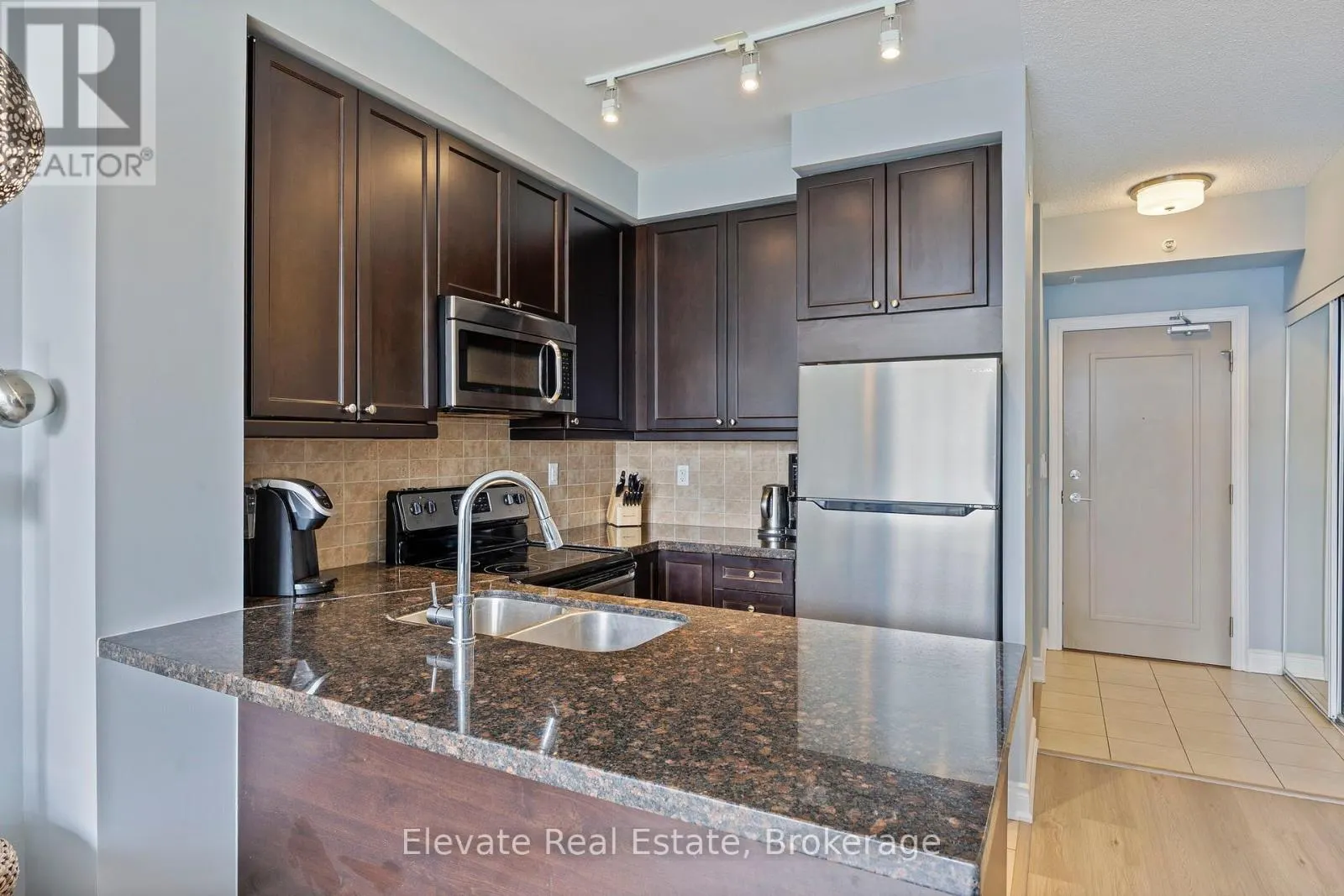 322 - 2396 MAJOR MACKENZIE DRIVE