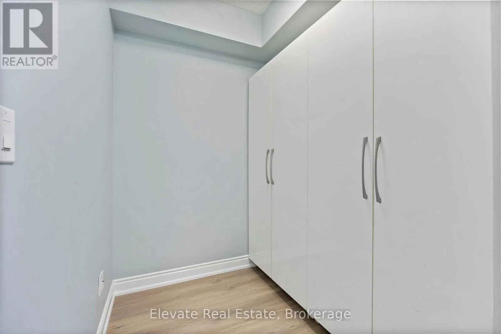 322 - 2396 MAJOR MACKENZIE DRIVE