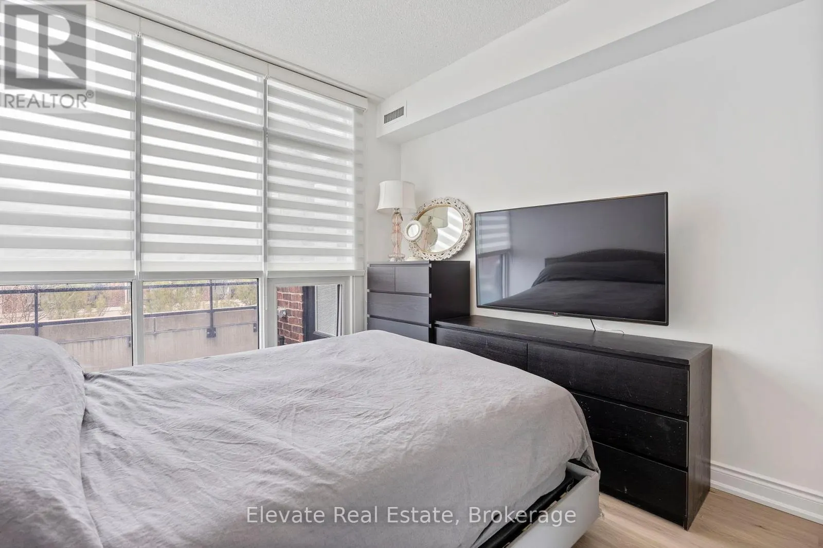 322 - 2396 MAJOR MACKENZIE DRIVE