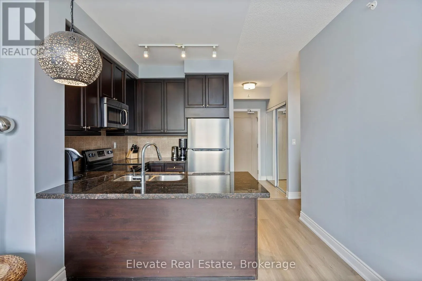 322 - 2396 MAJOR MACKENZIE DRIVE