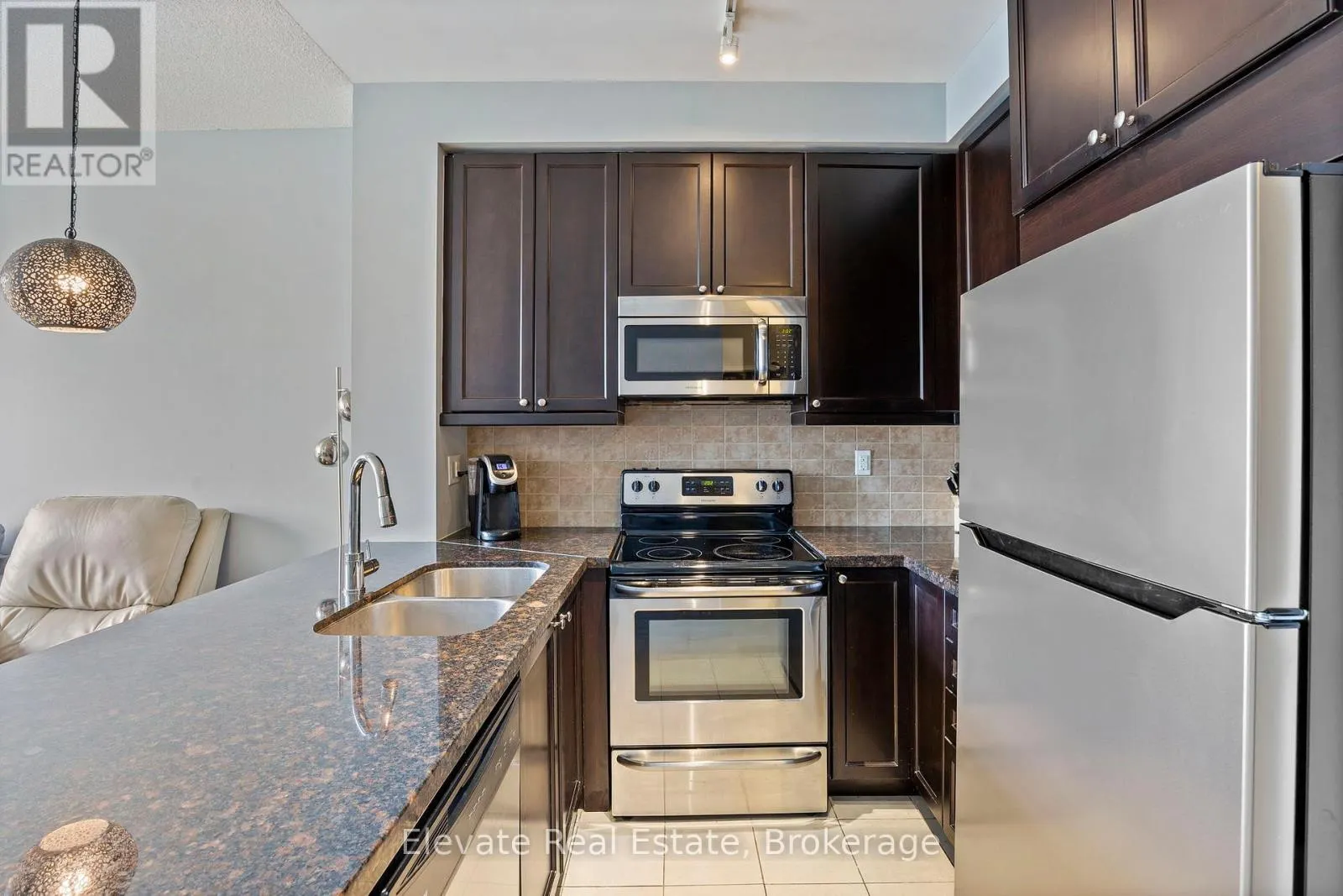 322 - 2396 MAJOR MACKENZIE DRIVE