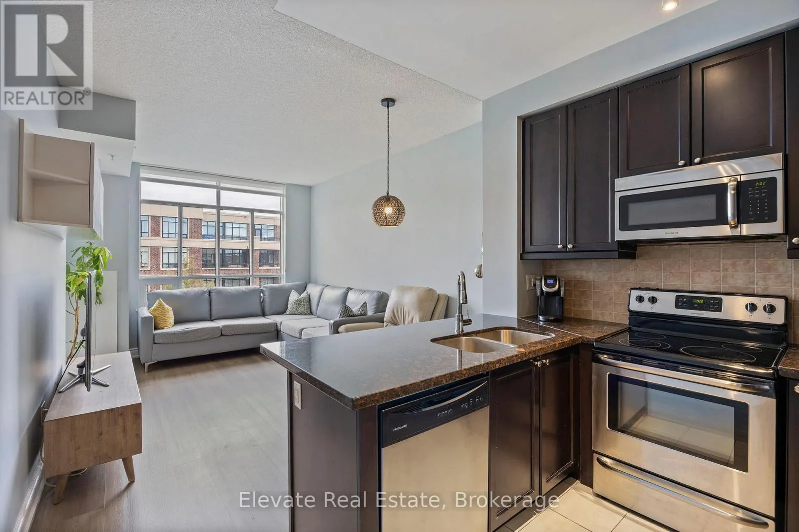 322 - 2396 MAJOR MACKENZIE DRIVE