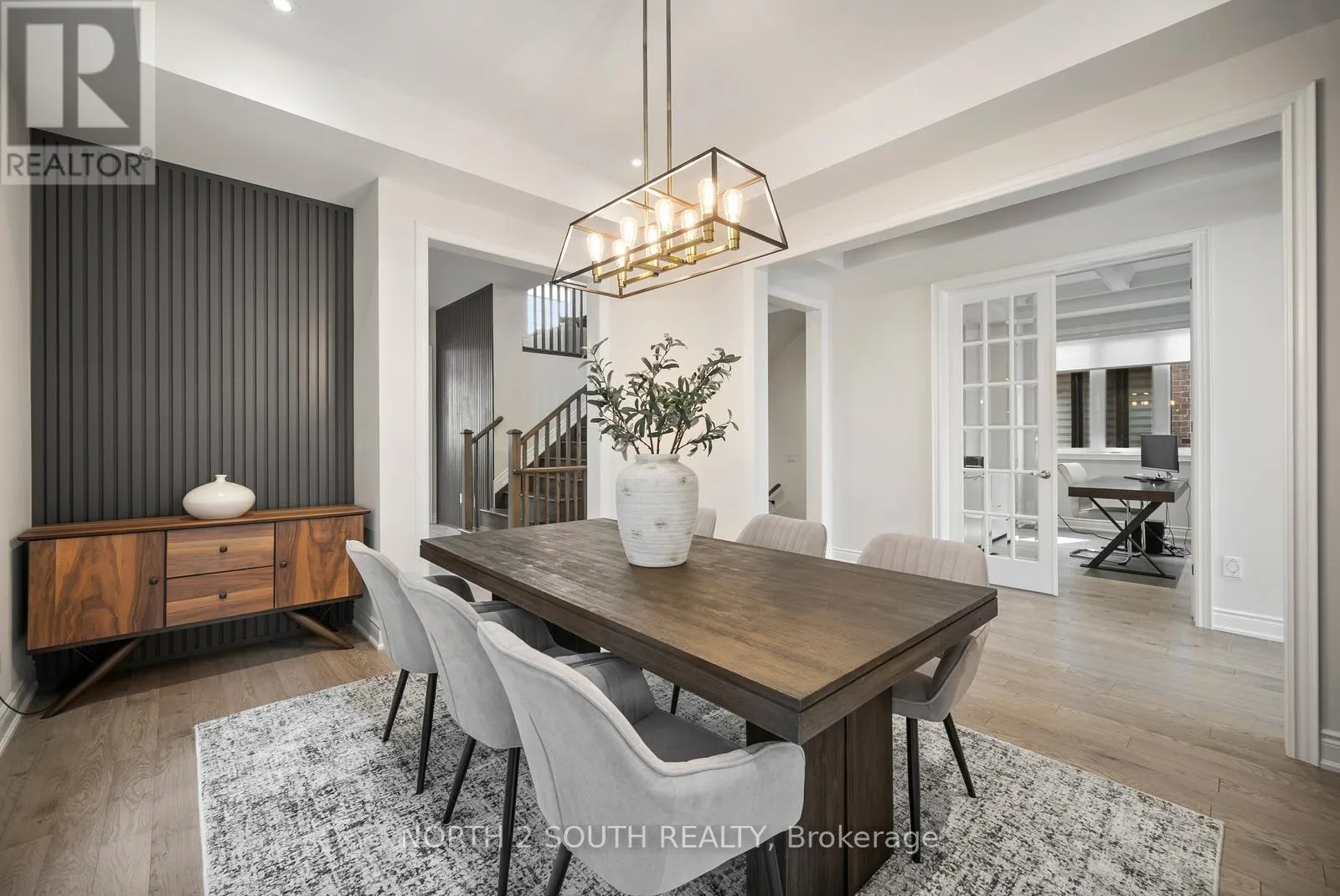 25 PINE HEIGHTS DRIVE