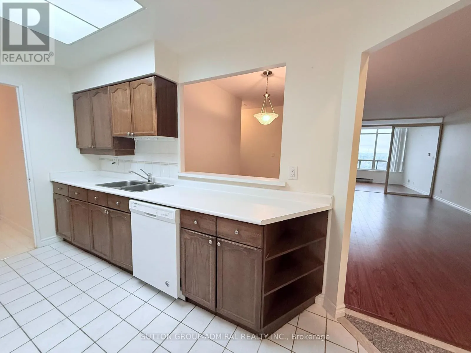 PH27 - 32 CLARISSA DRIVE