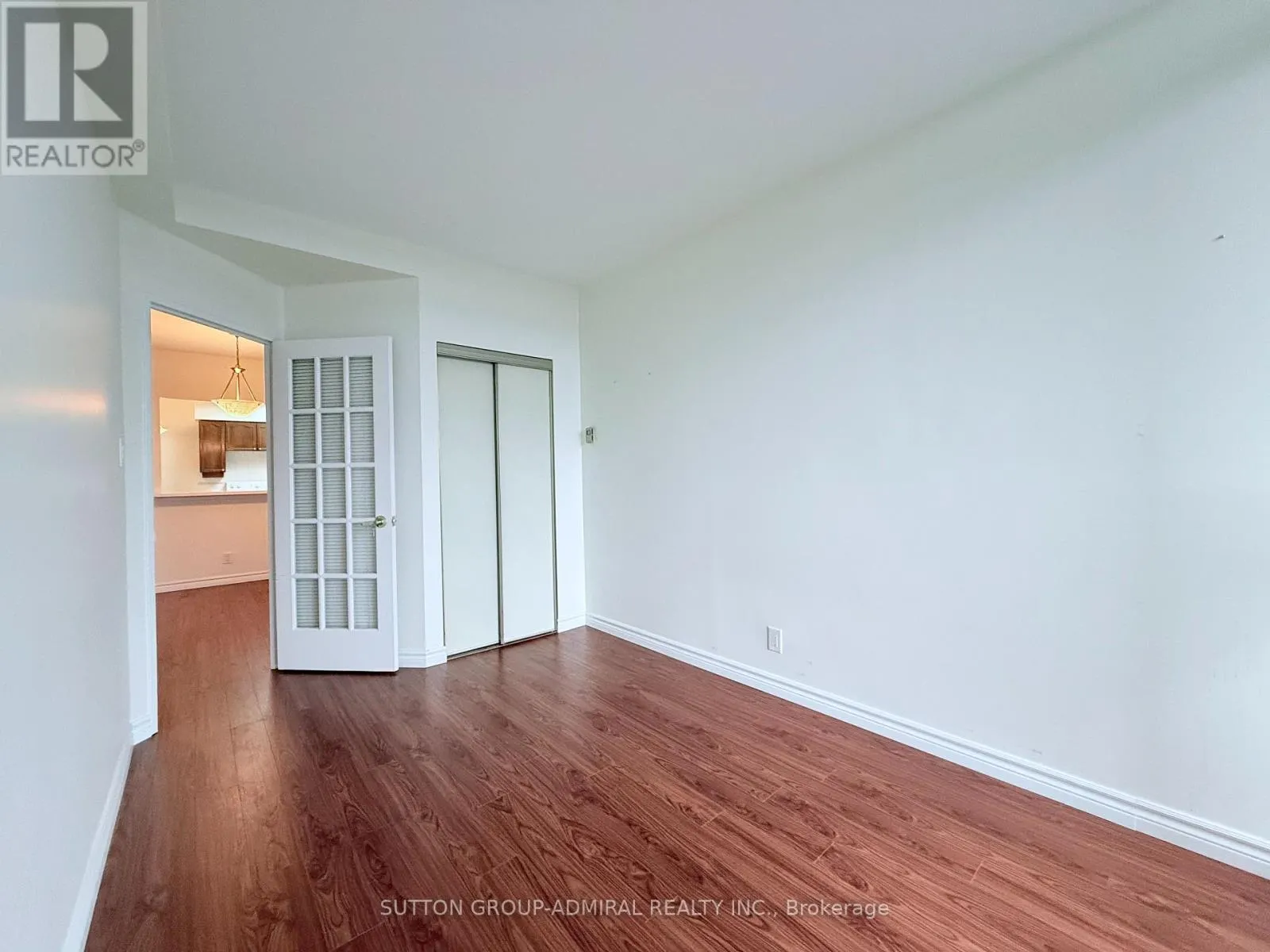 PH27 - 32 CLARISSA DRIVE