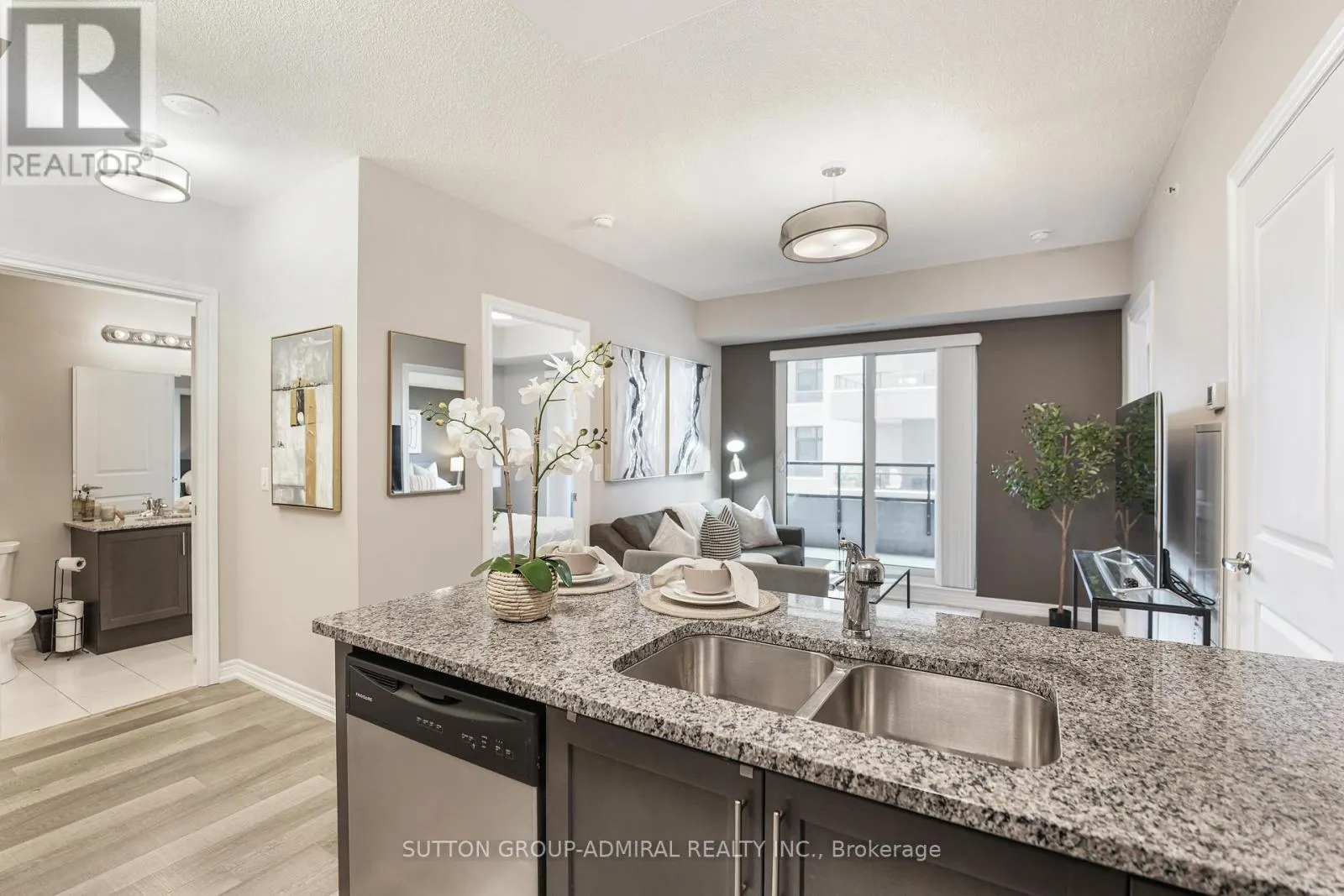 1016 - 9255 JANE STREET