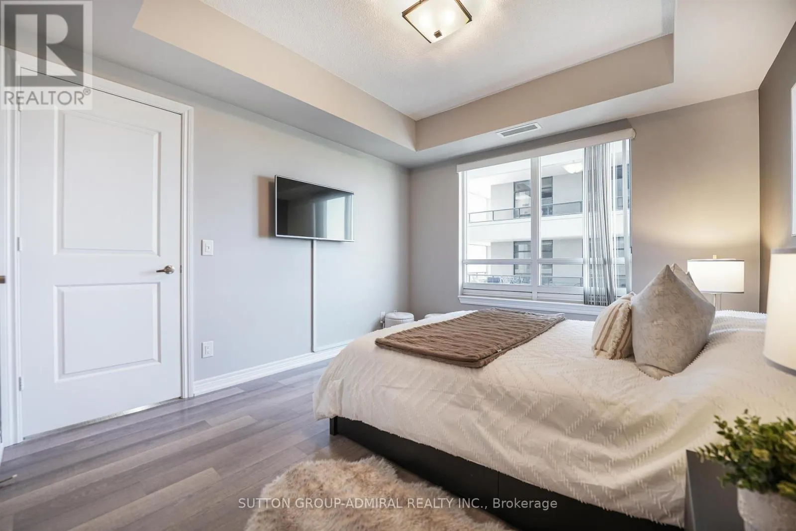 1016 - 9255 JANE STREET