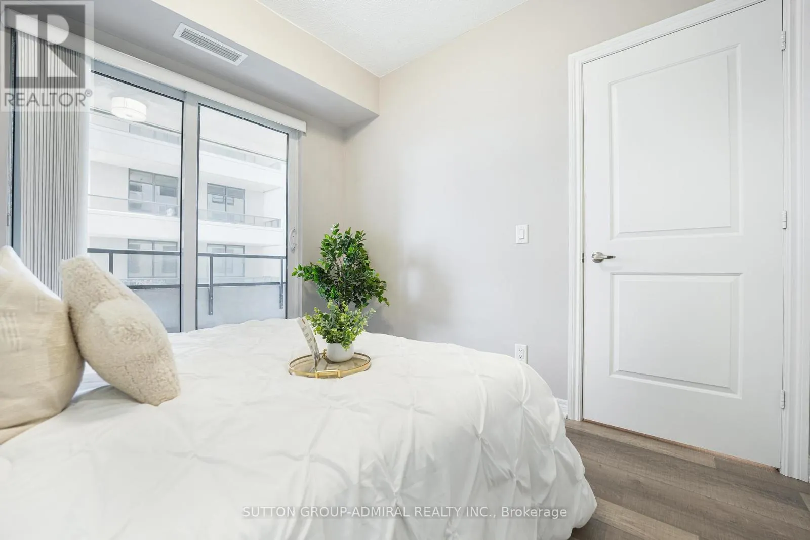 1016 - 9255 JANE STREET