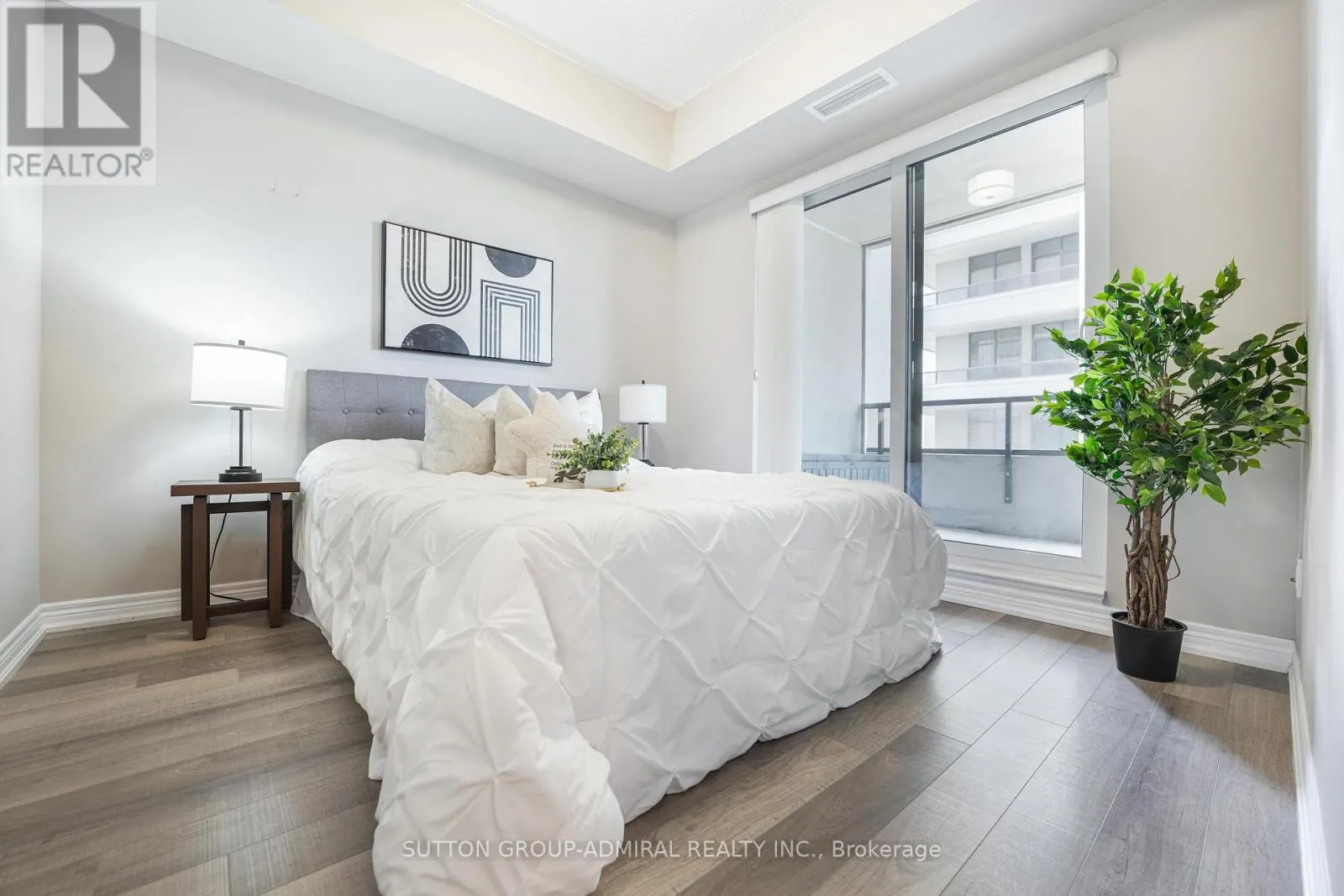 1016 - 9255 JANE STREET