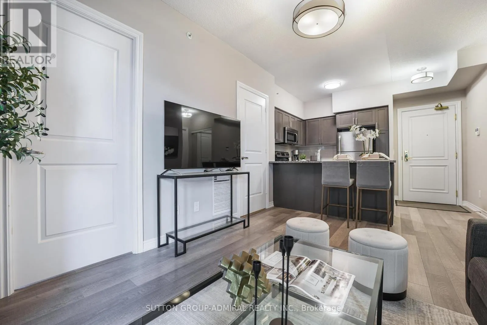 1016 - 9255 JANE STREET