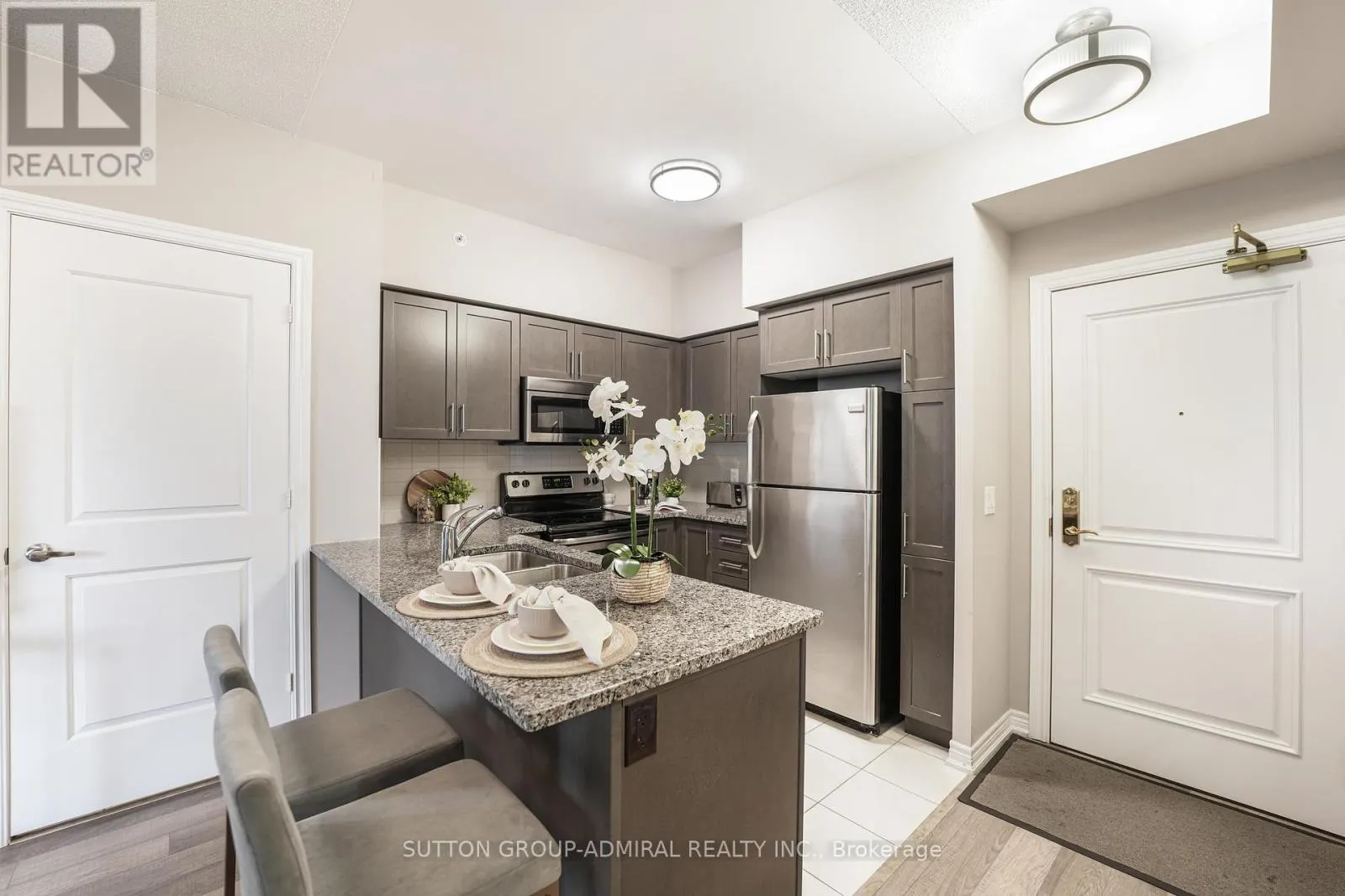 1016 - 9255 JANE STREET