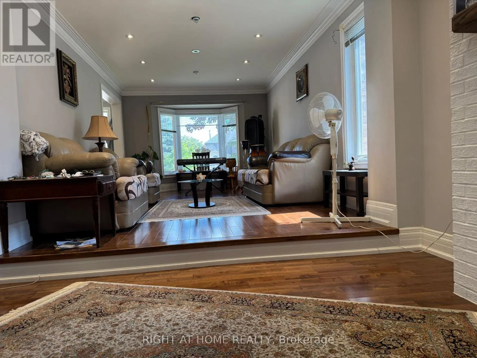 382 CHAMBERS CRESCENT
