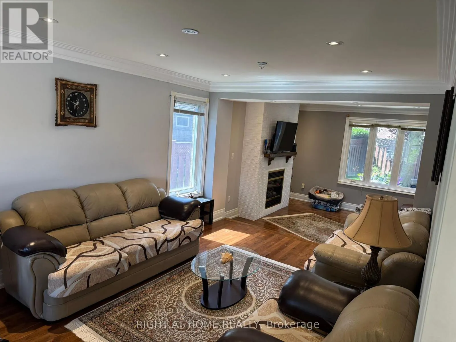 382 CHAMBERS CRESCENT