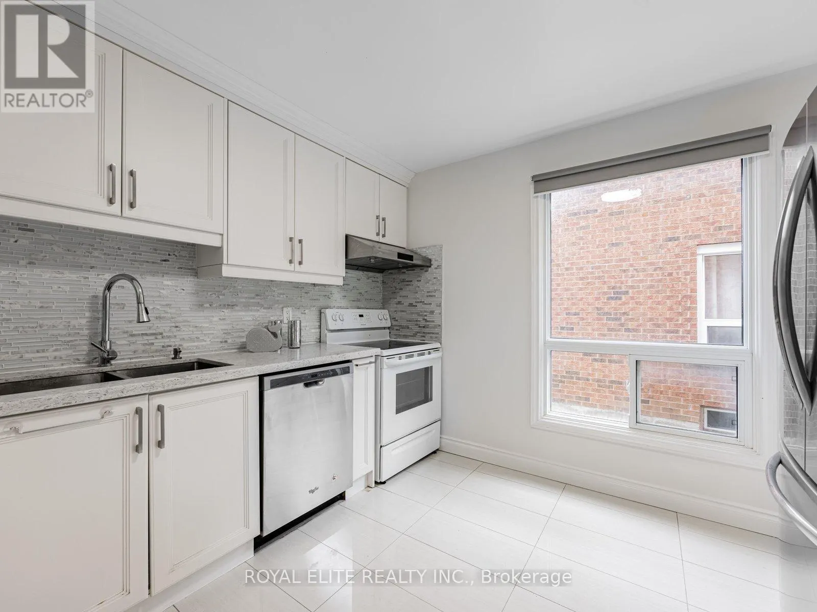 29 ASHMORE CRESCENT