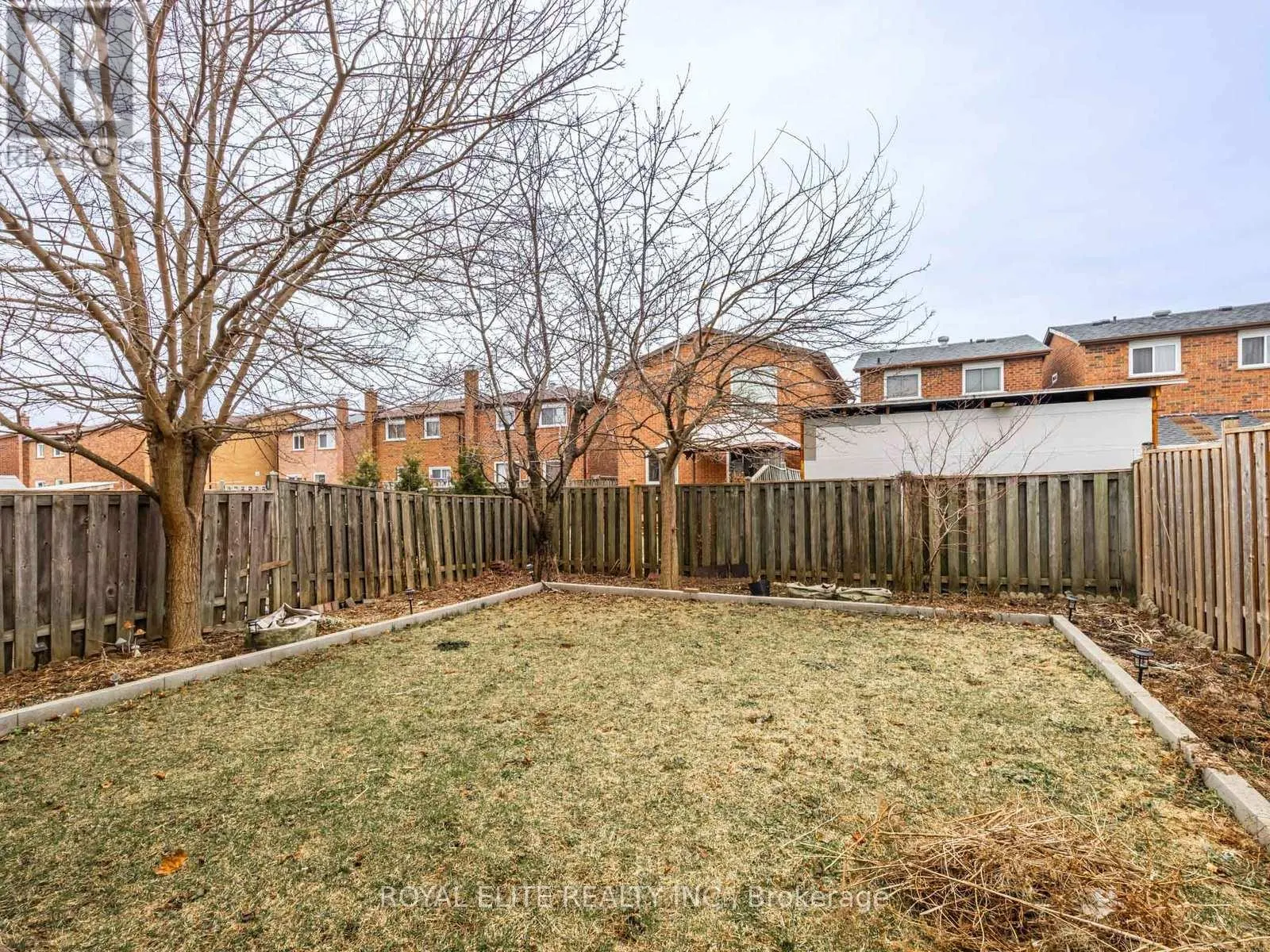 29 ASHMORE CRESCENT