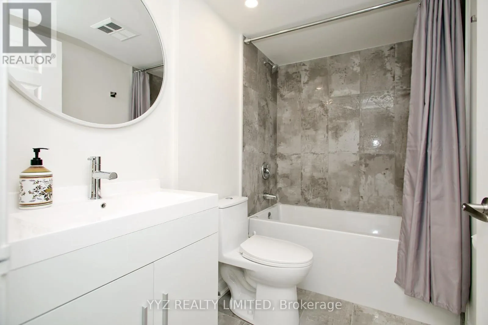 407 - 1 CLARK AVENUE W