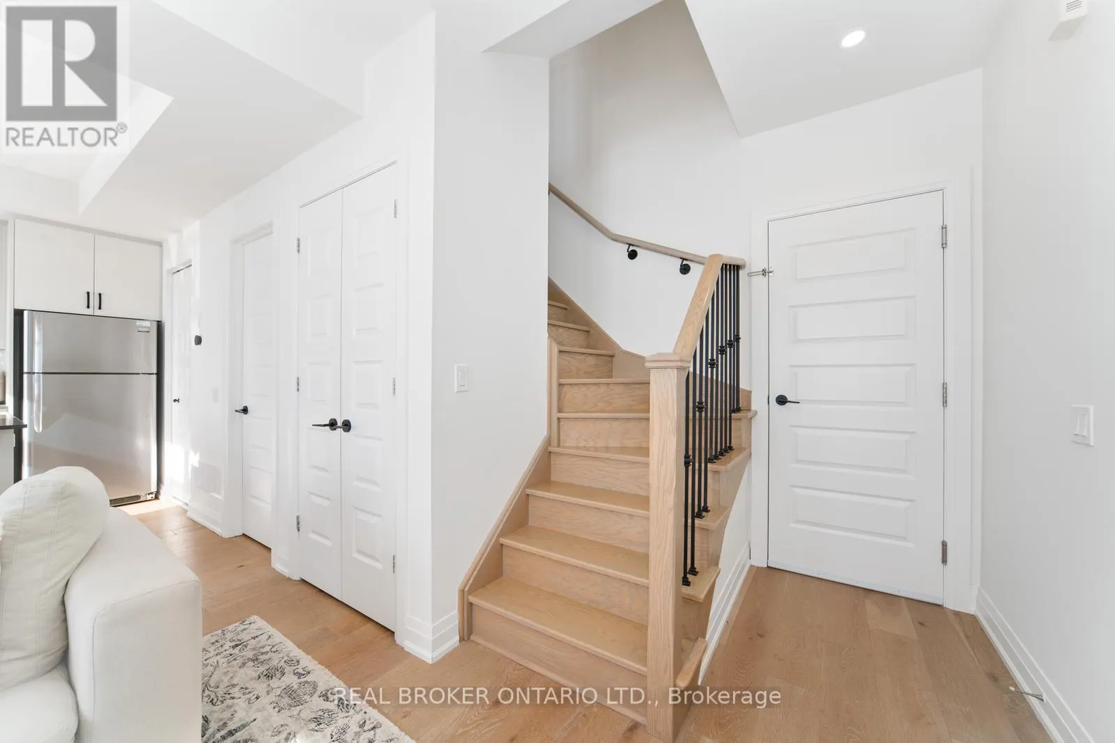 48 - 8167 KIPLING AVENUE