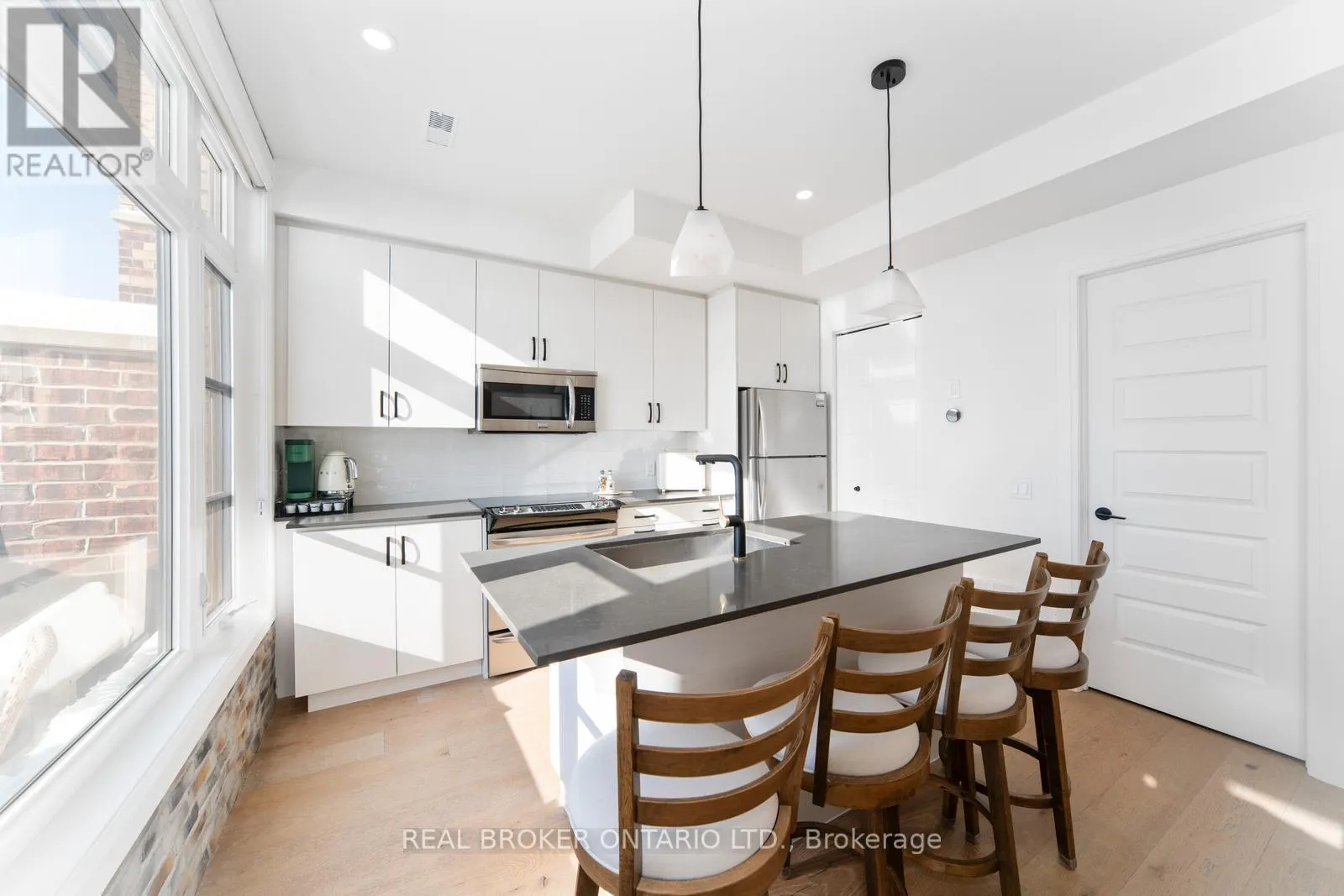 48 - 8167 KIPLING AVENUE