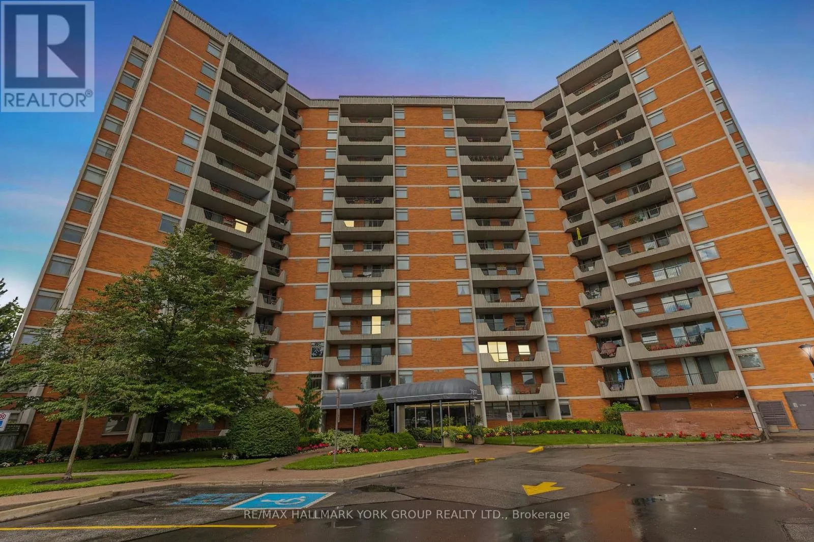 1007 - 7811 YONGE STREET