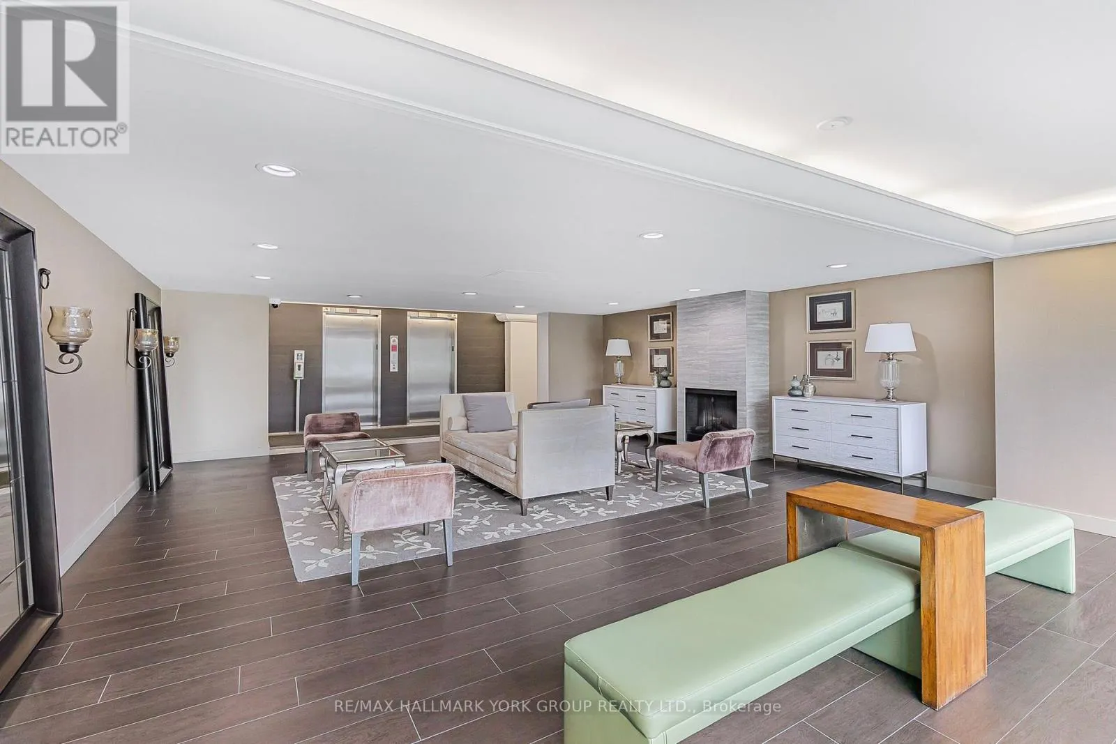 1007 - 7811 YONGE STREET