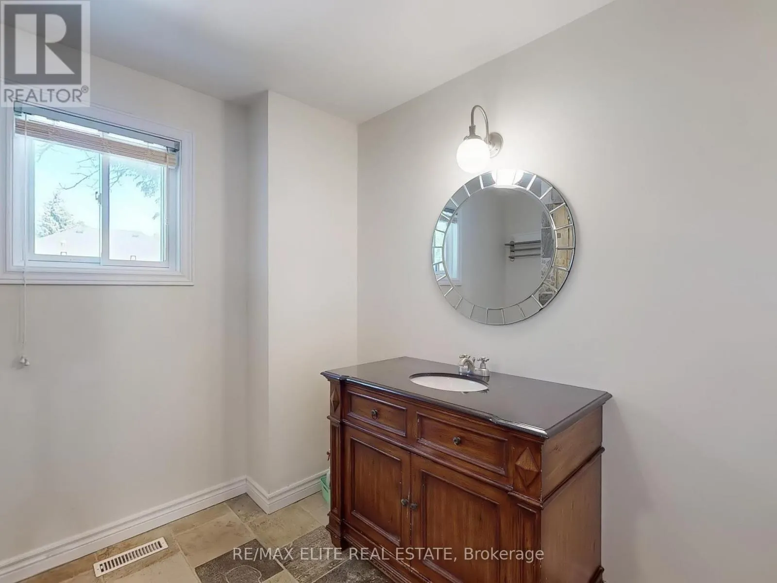 8 MILLPOND PLACE
