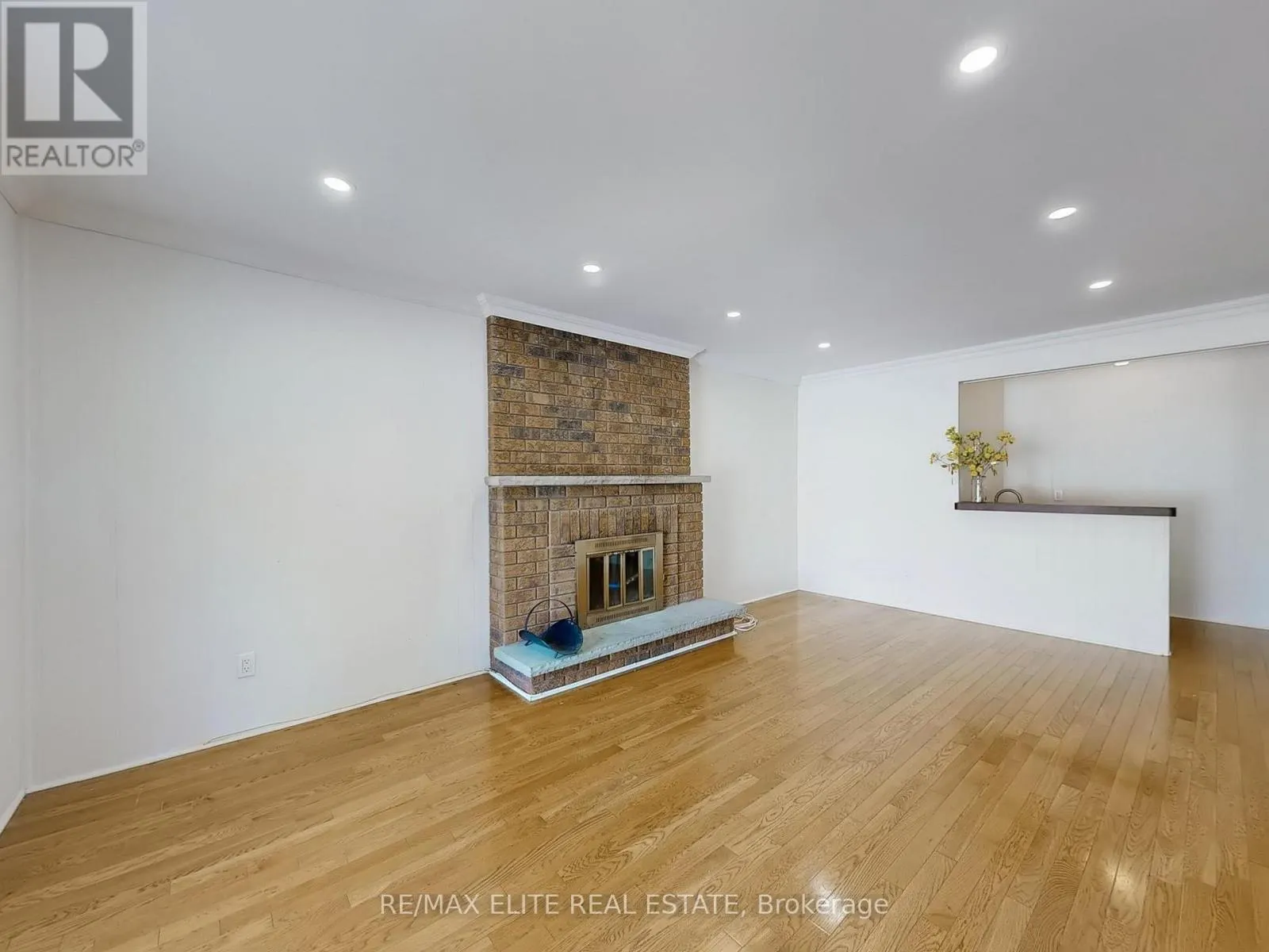 8 MILLPOND PLACE