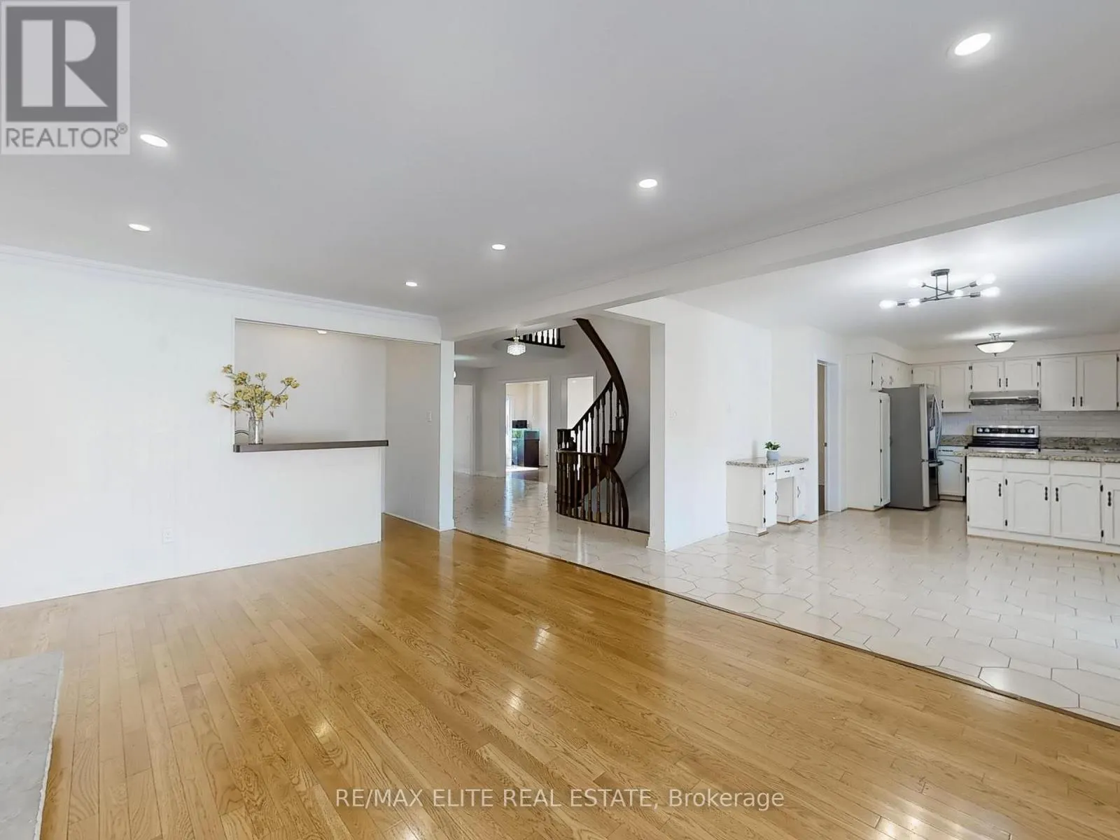 8 MILLPOND PLACE