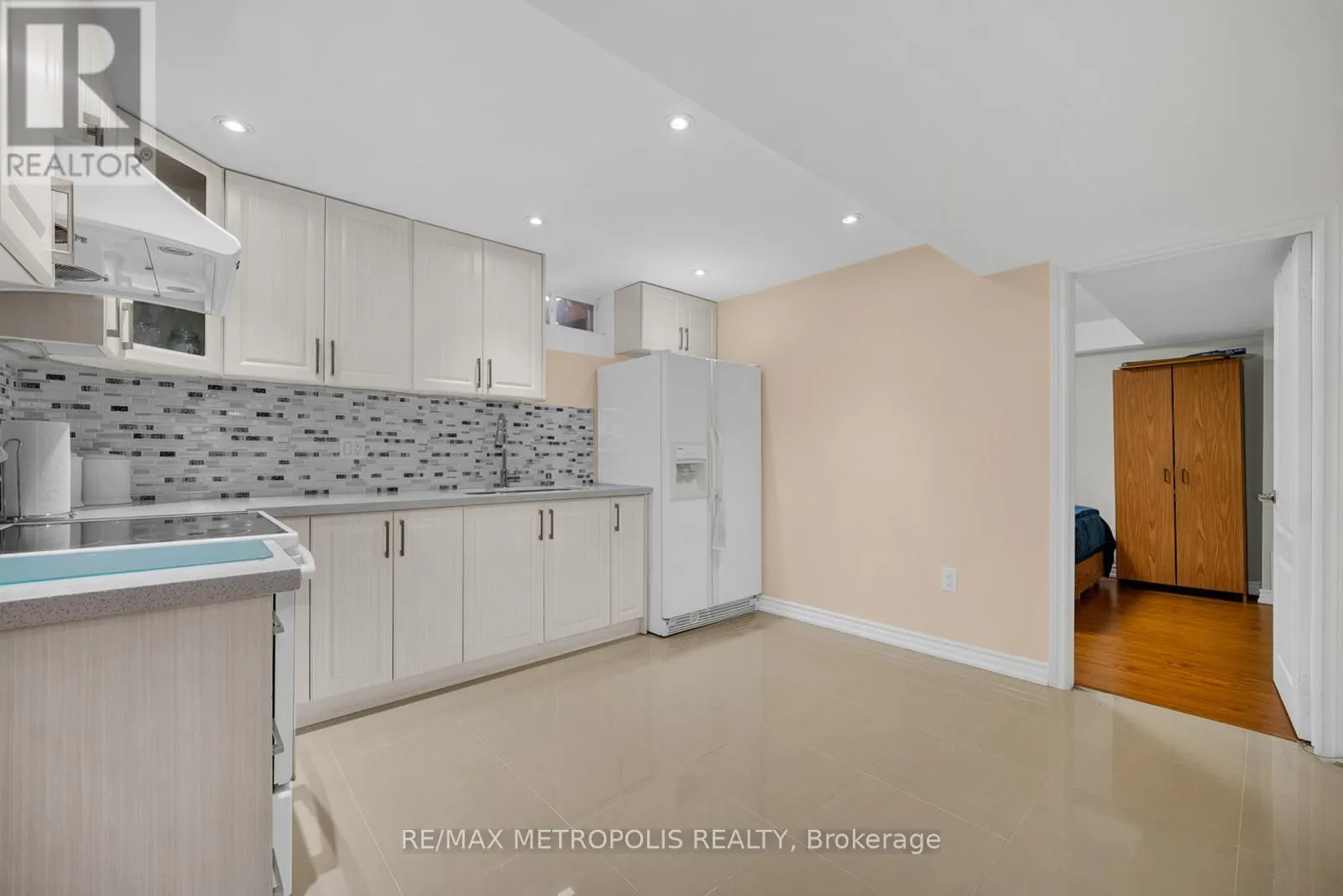 71 FORESTBROOK DRIVE