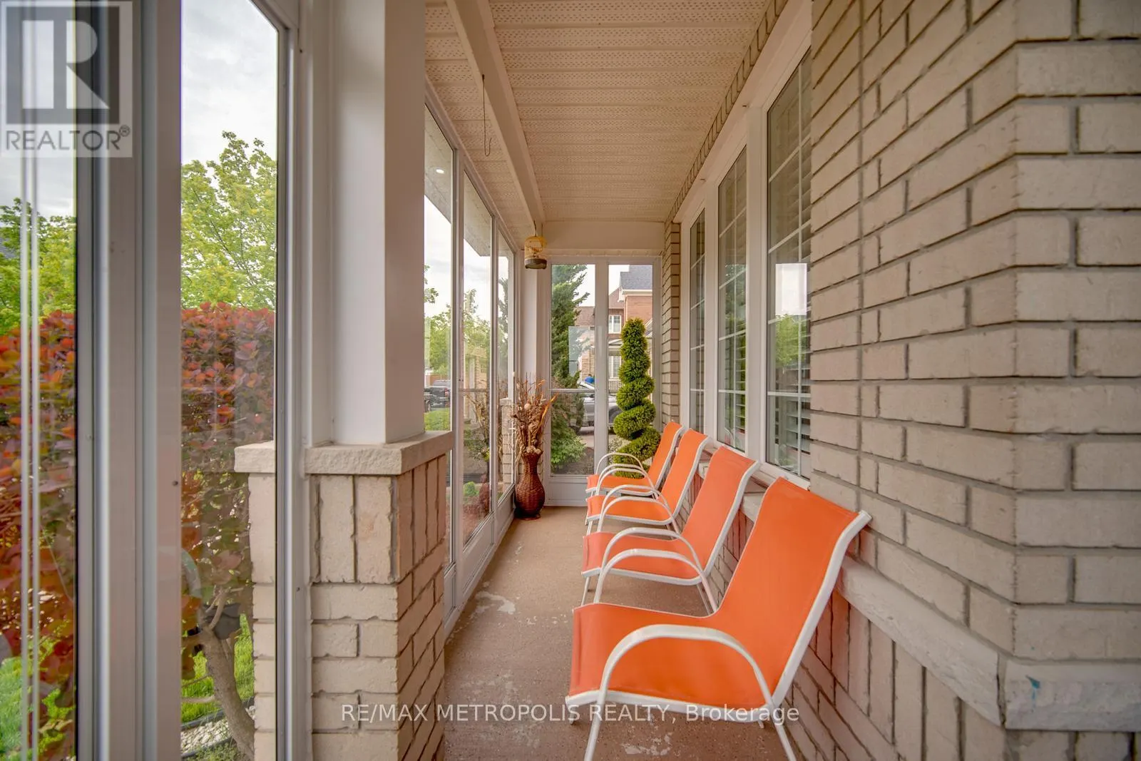 71 FORESTBROOK DRIVE