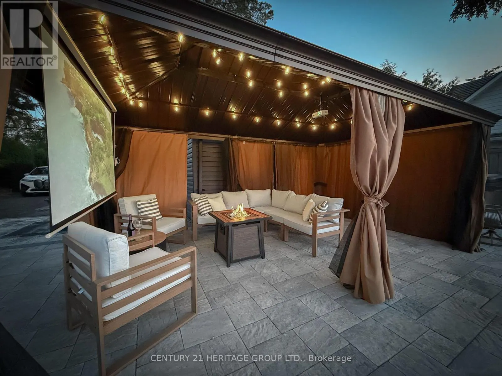 110 HEDGE ROAD