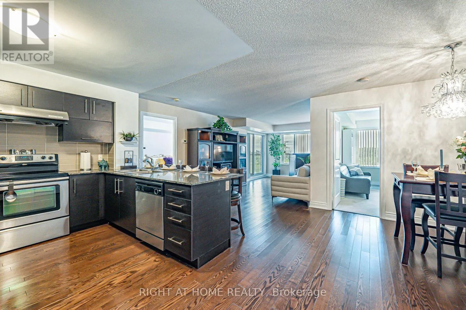 809 - 273 SOUTH PARK ROAD