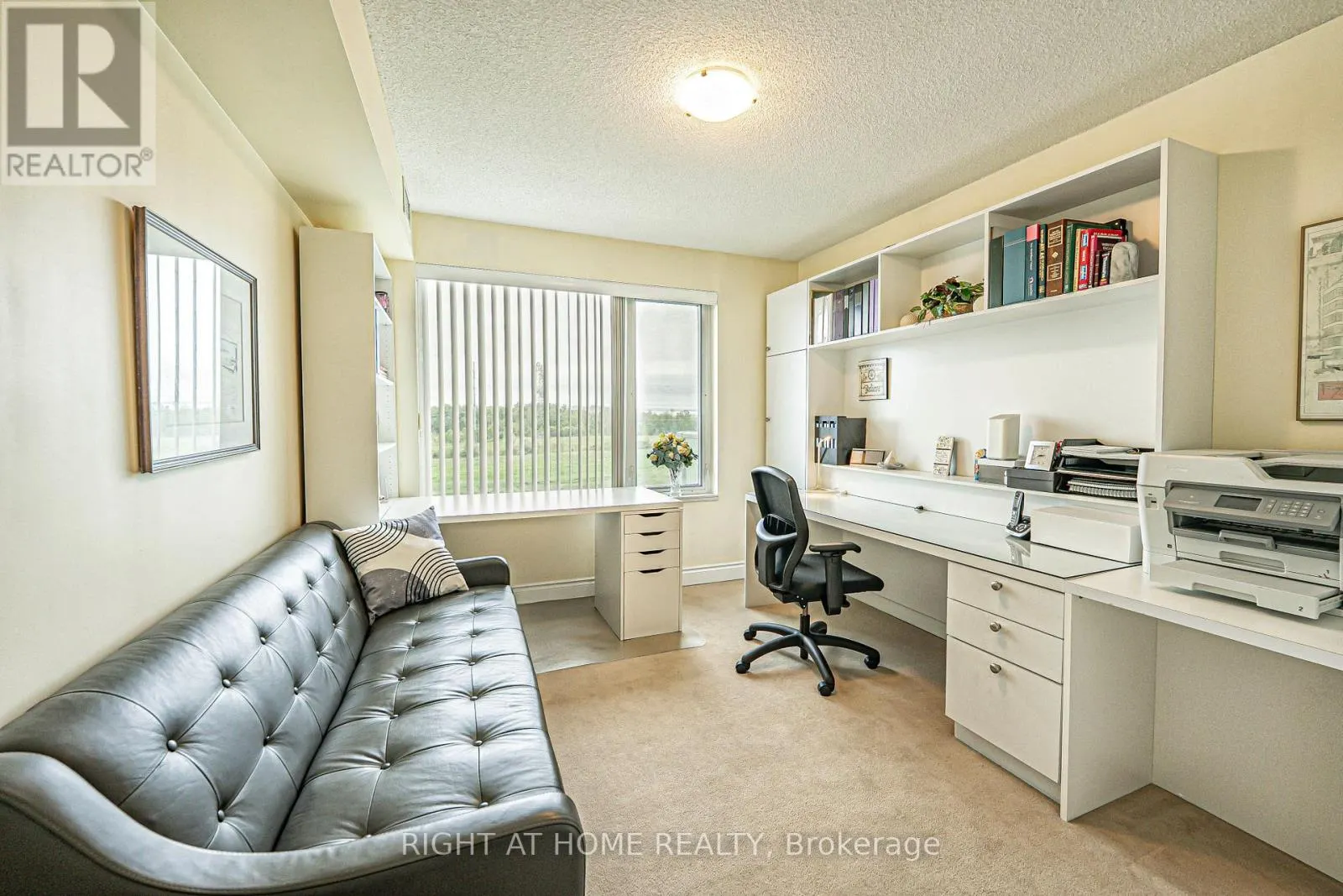 809 - 273 SOUTH PARK ROAD