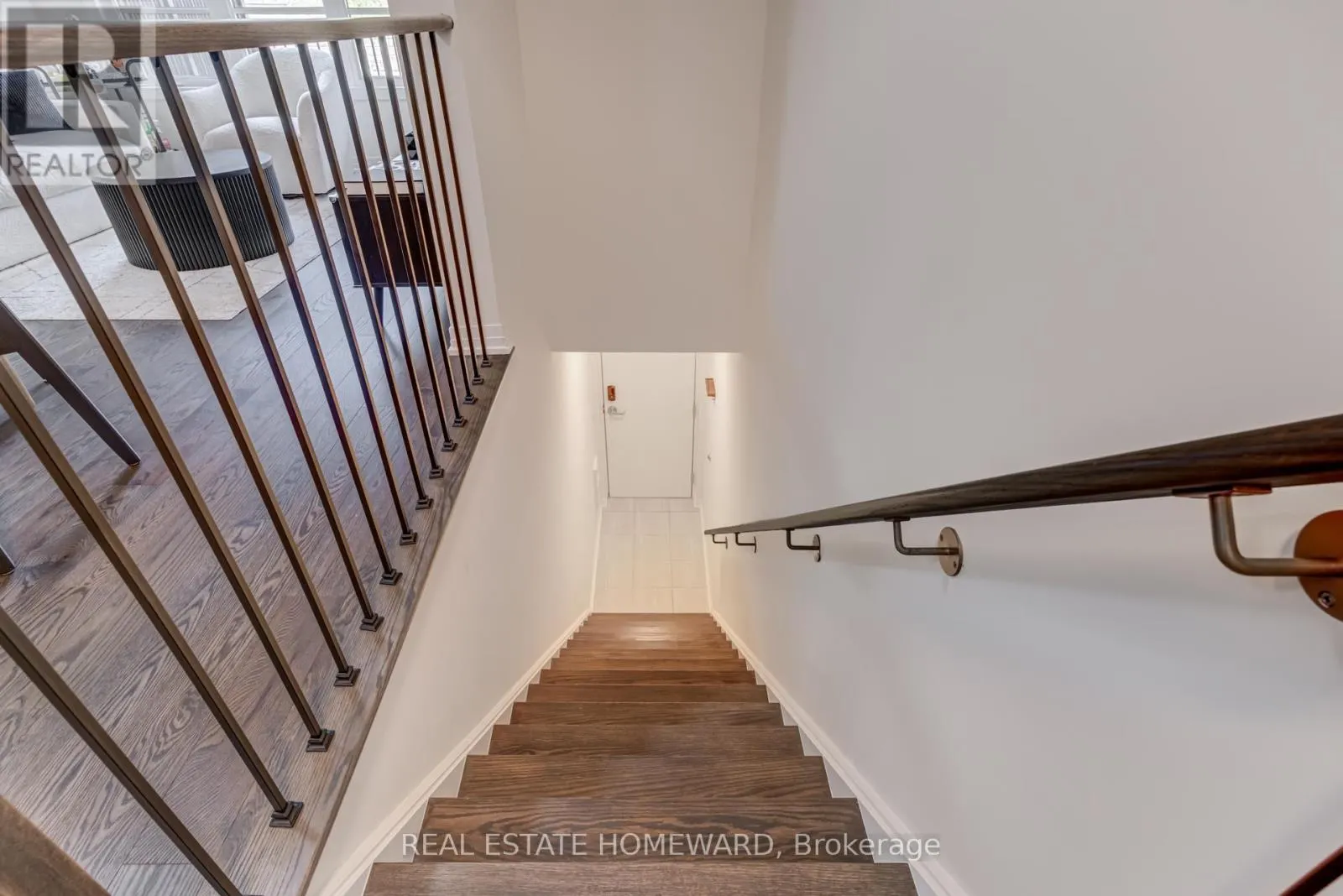 12 - 40 BAYNES WAY