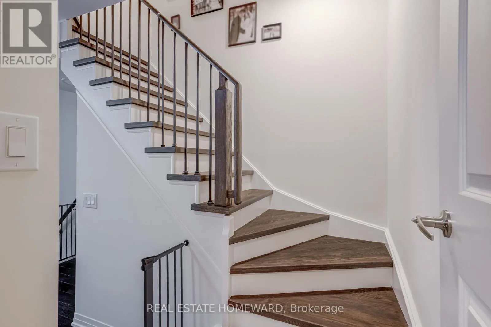 12 - 40 BAYNES WAY