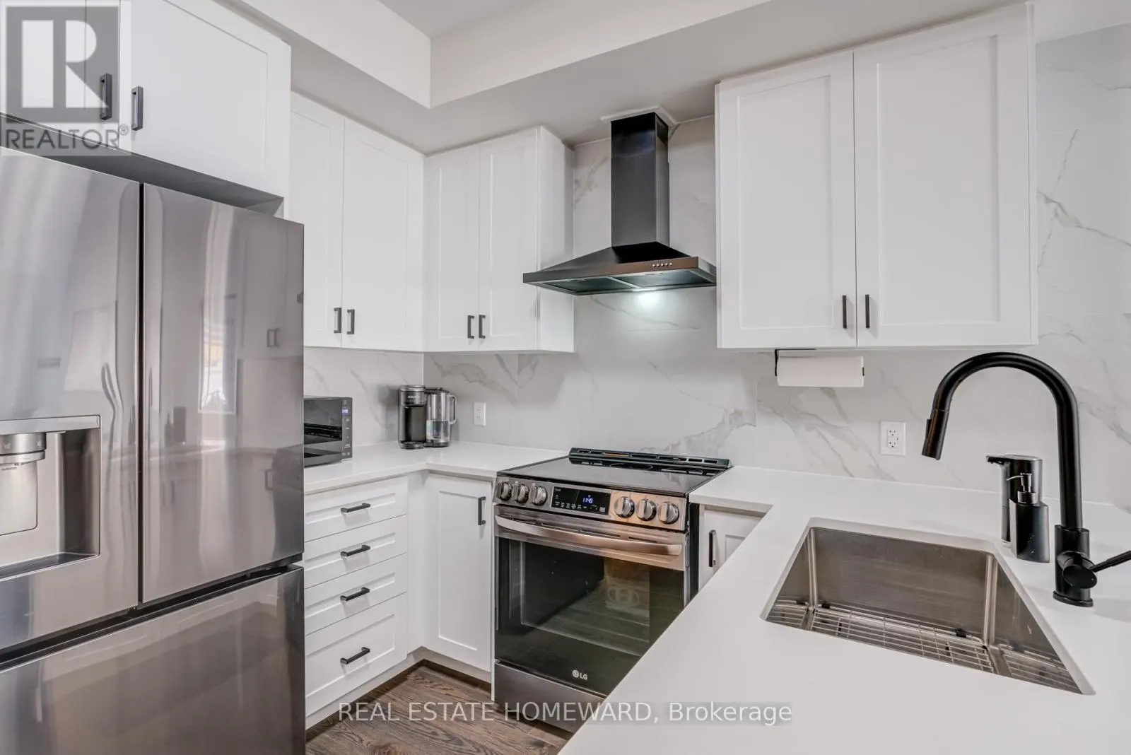 12 - 40 BAYNES WAY