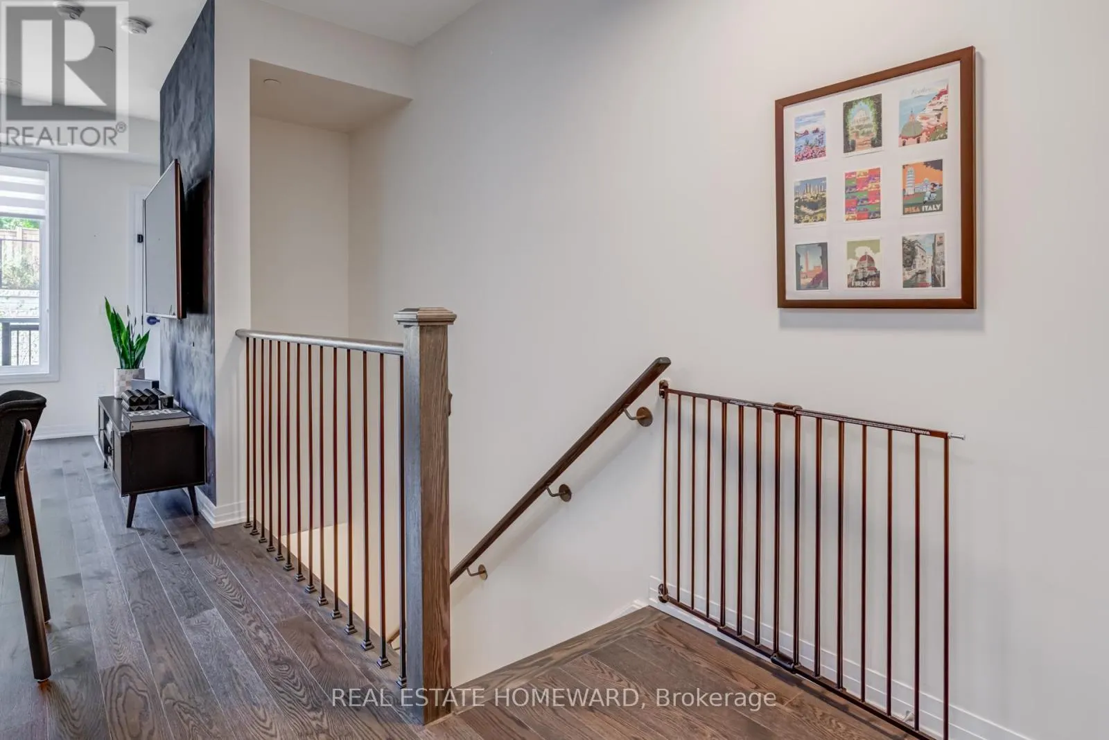 12 - 40 BAYNES WAY