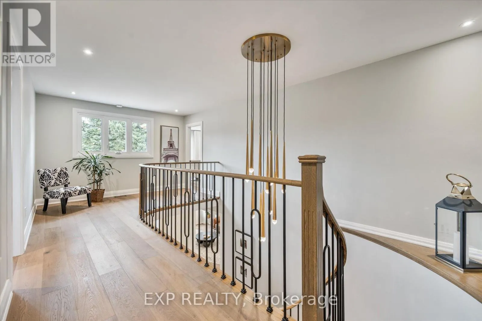 10 STRATFORD DRIVE