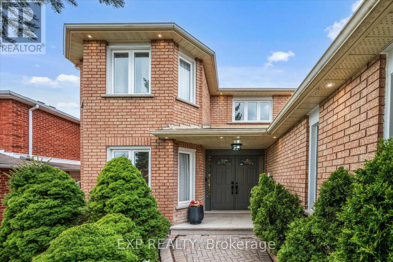 10 STRATFORD DRIVE
