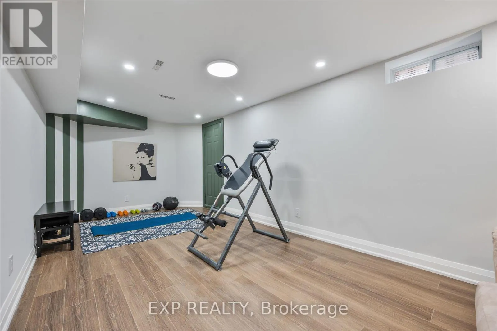 10 STRATFORD DRIVE