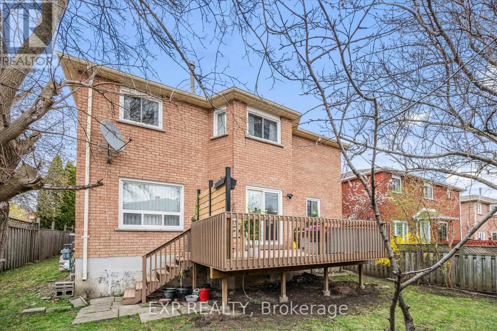 10 STRATFORD DRIVE