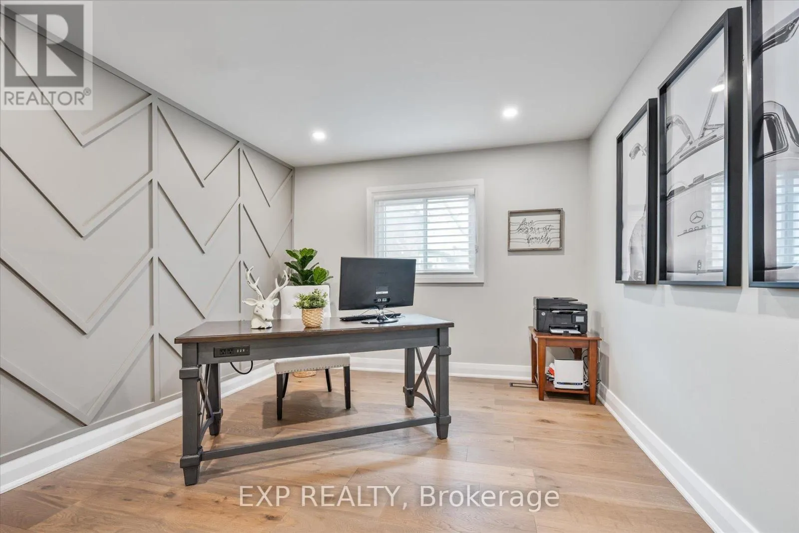 10 STRATFORD DRIVE