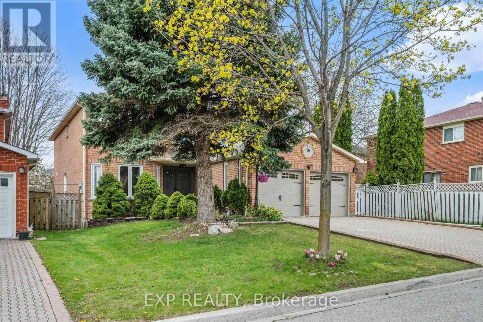 10 STRATFORD DRIVE